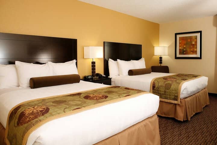 Room 4 of 16