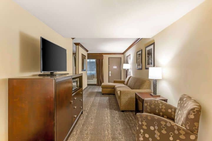 Room 16 of 42