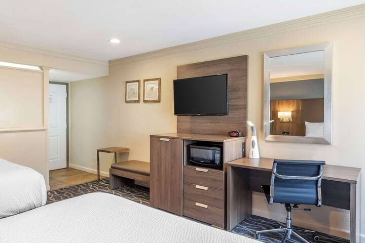 Room 21 of 42