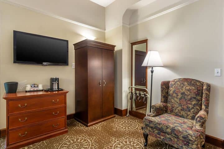 Room 31 of 49