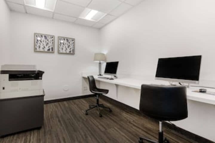 Business Center 109 of 117