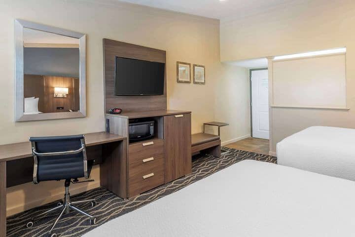 Room 17 of 42