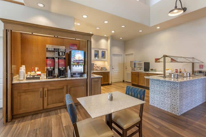 Breakfast area