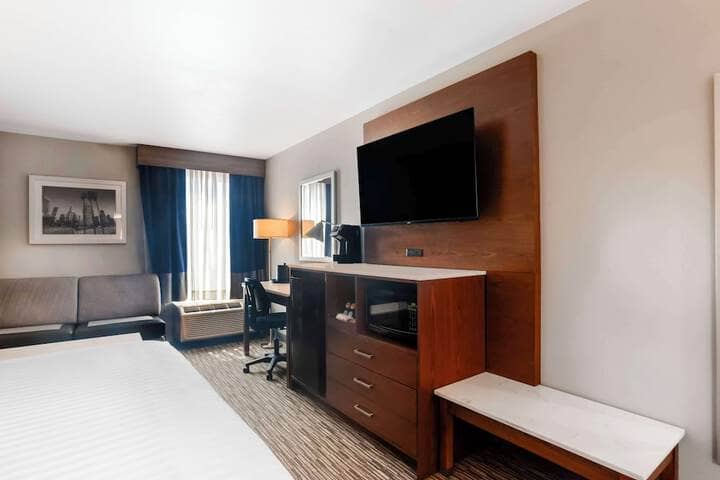 Room 19 of 59