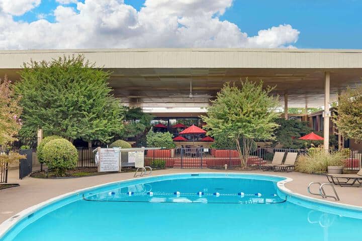 Pool 24 of 35