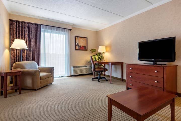 Room 11 of 48