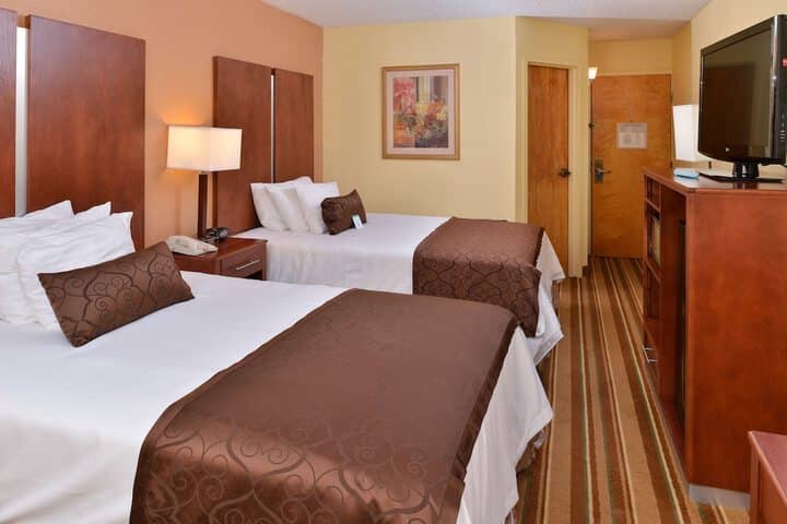 Room 21 of 32