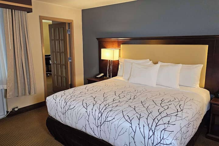 Room 13 of 60