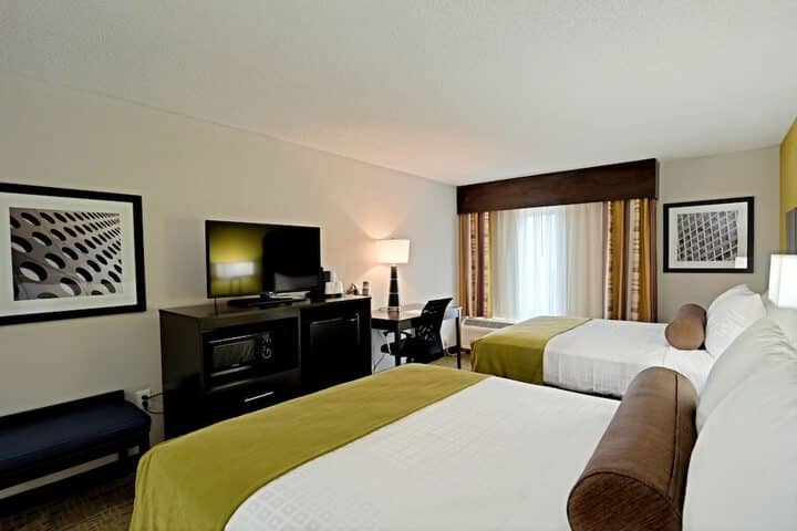 Room 4 of 18