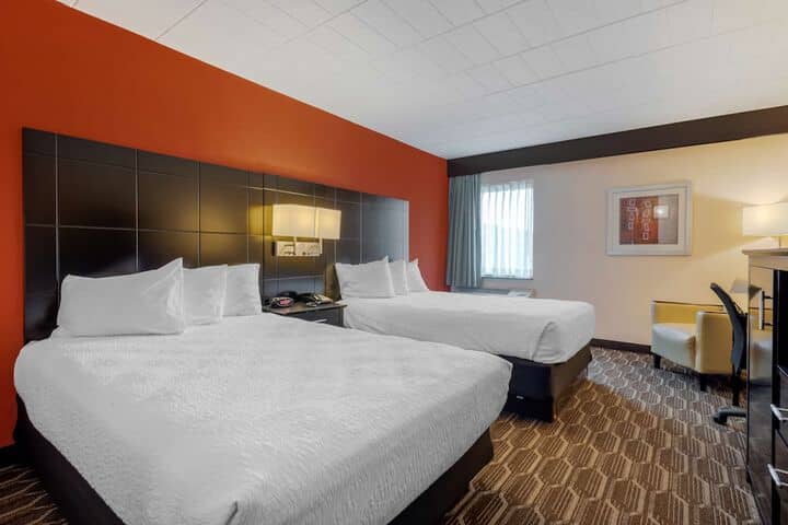 Room 10 of 27