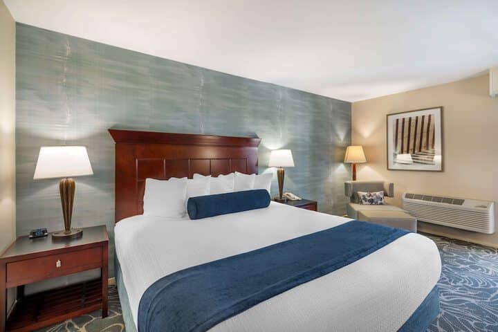 Room 21 of 76