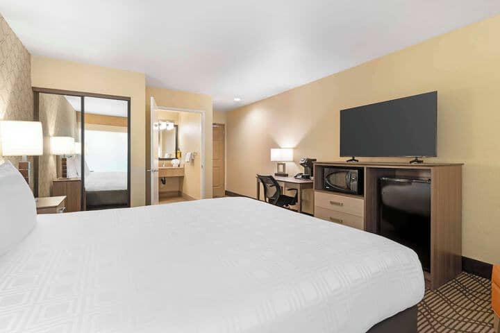 Room 16 of 47