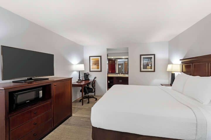 Room 12 of 33