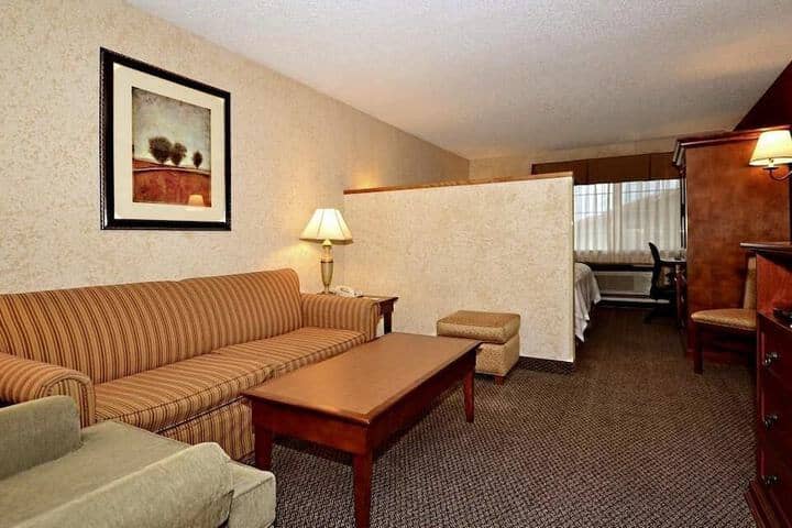 Room 28 of 43