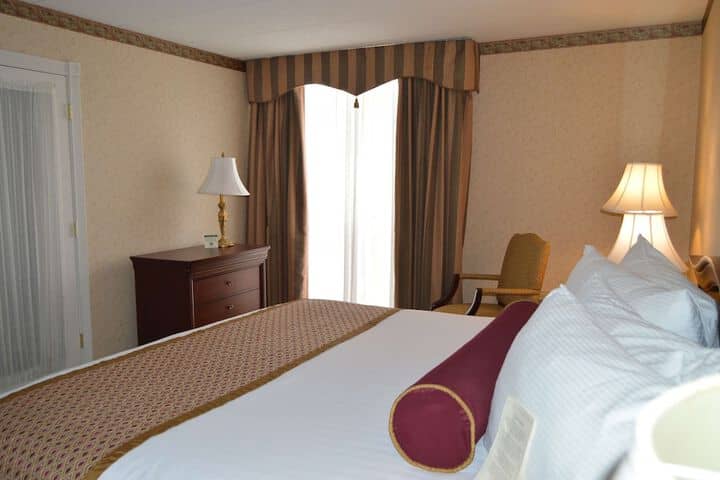 Room 5 of 23