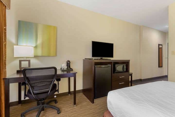 Room 9 of 41
