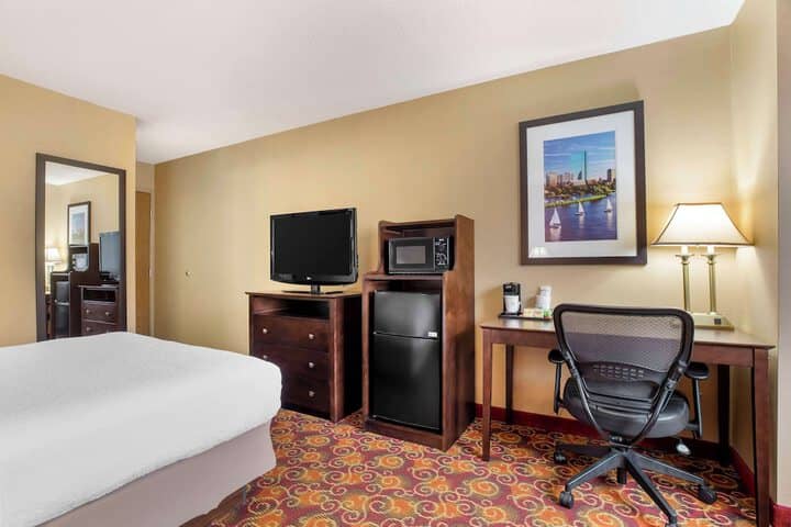 Room 19 of 48