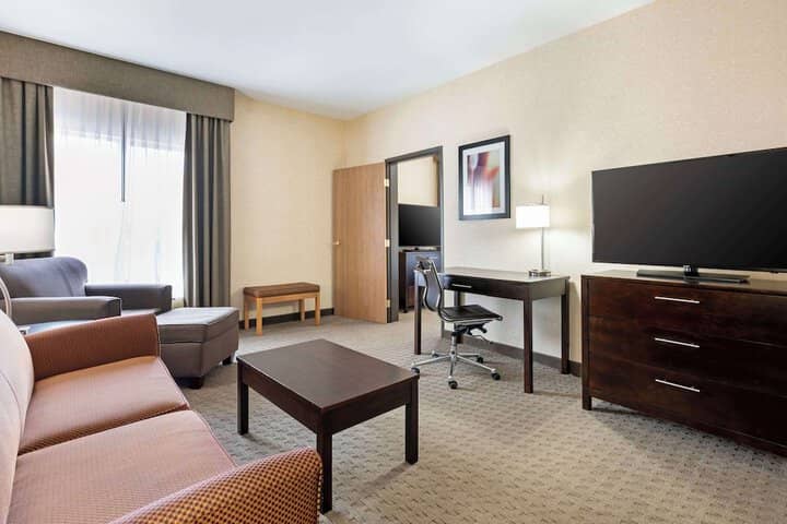 Room 6 of 46