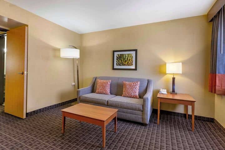 Room 13 of 37