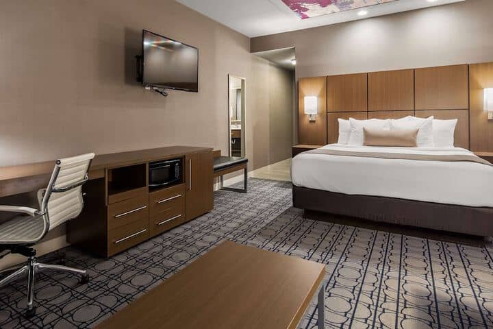 Room 7 of 42