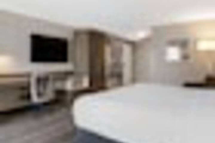 Room 50 of 117