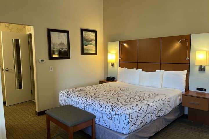 Room 21 of 62