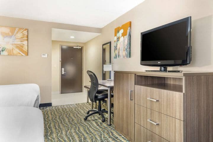 Room 20 of 39