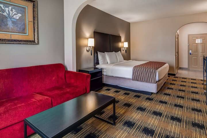 Room 12 of 28