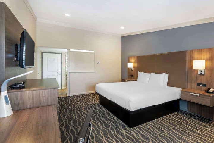 Room 12 of 42
