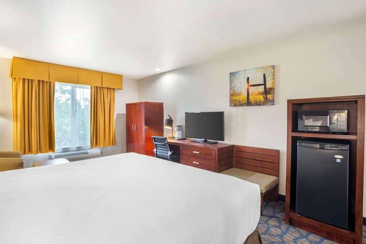 Room 17 of 39