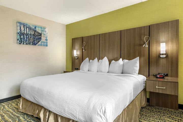 Room 8 of 39