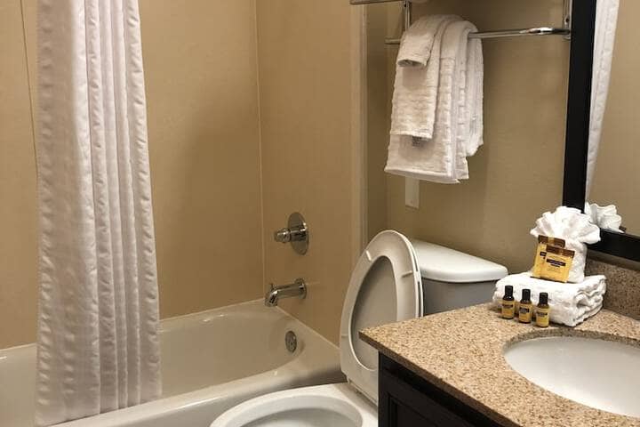 Room 16 of 28