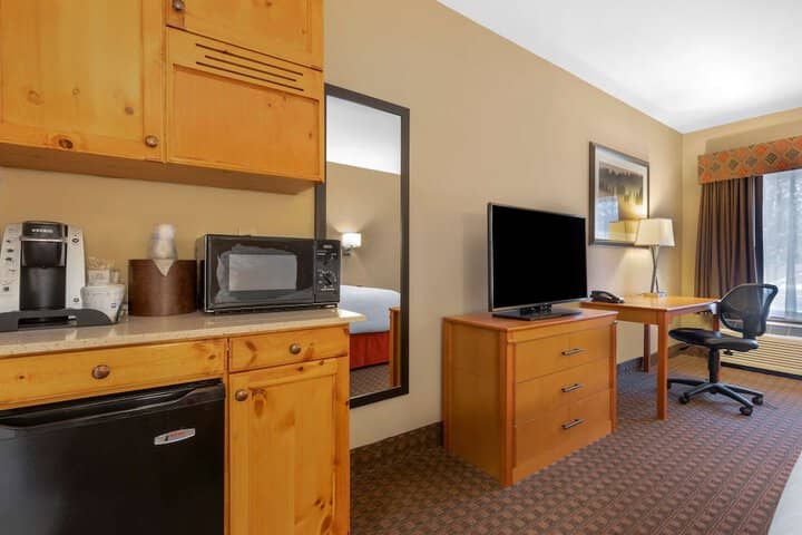 Room 8 of 38