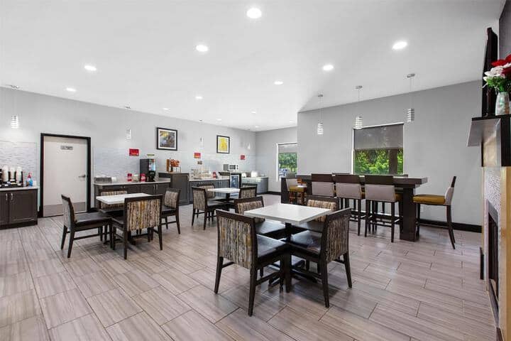 Breakfast area