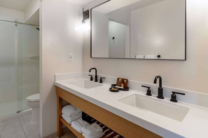 Room 32 of 55