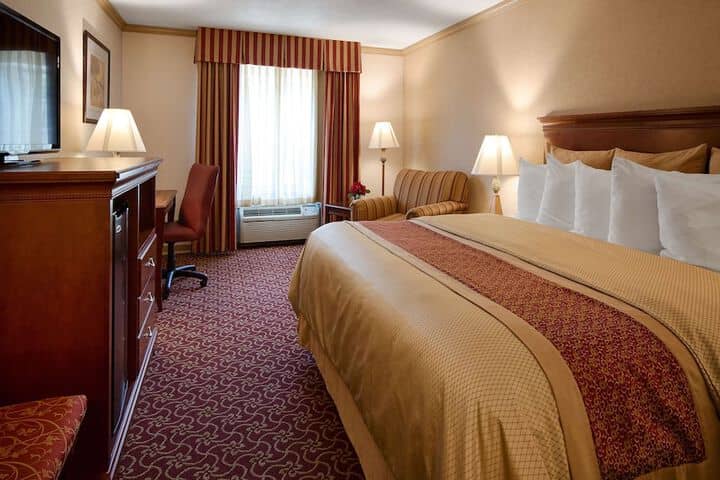 Room 21 of 37