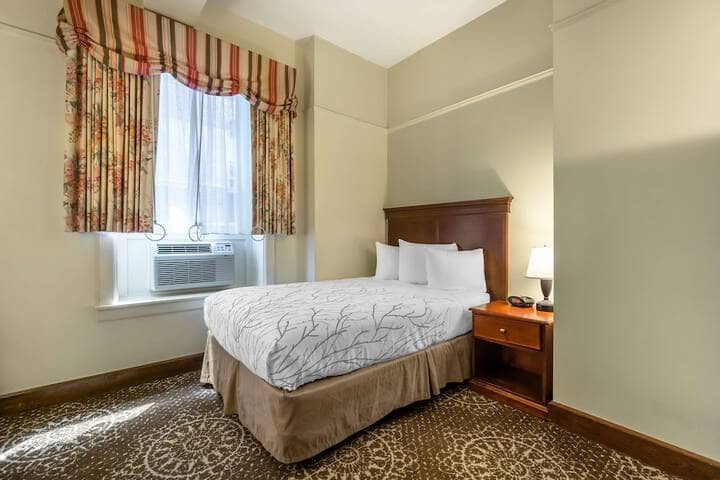 Room 16 of 49