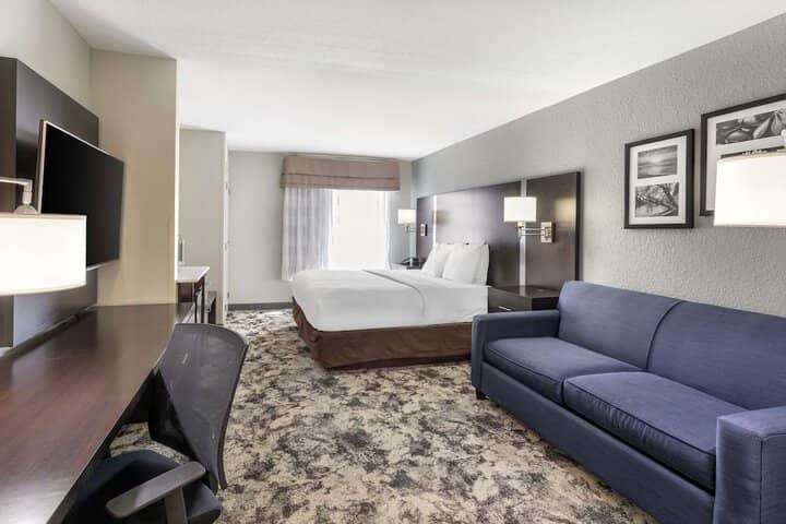Room 9 of 44