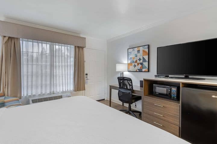 Room 12 of 36