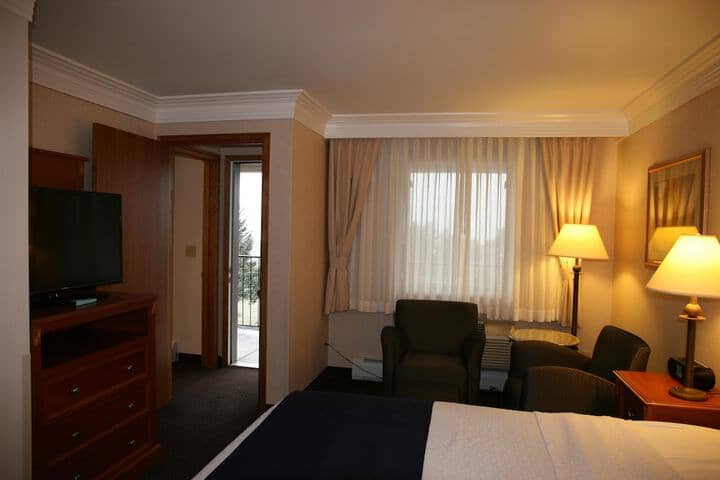 Room 7 of 62