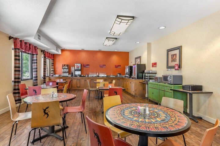 Breakfast area