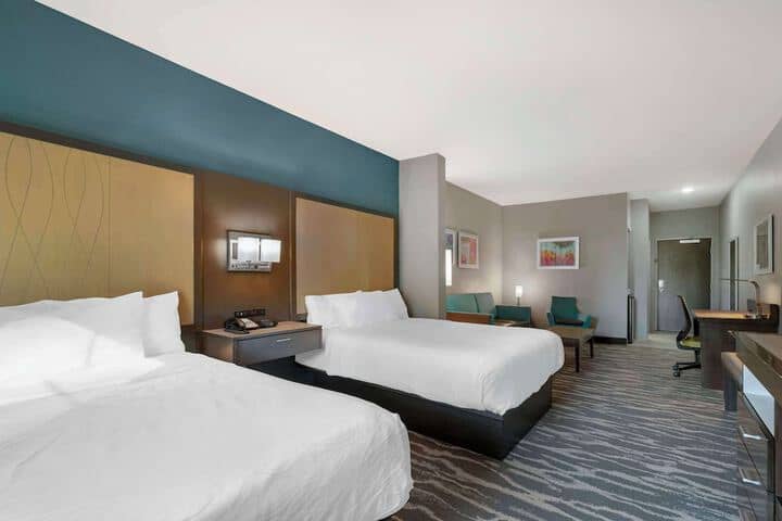 Room 16 of 47