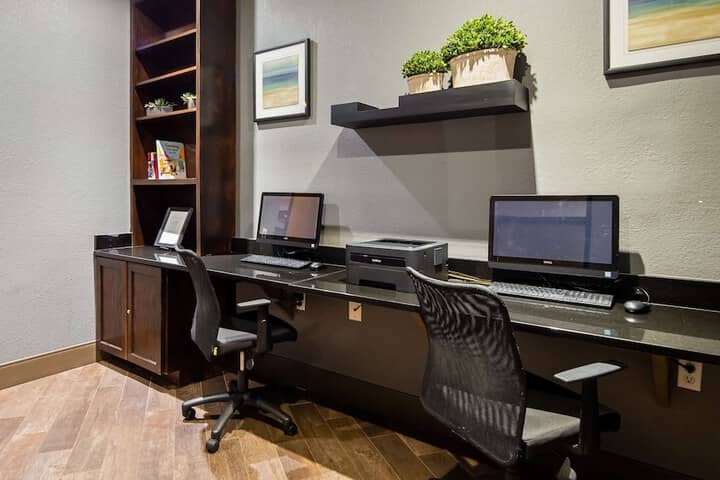 Business Center 27 of 28