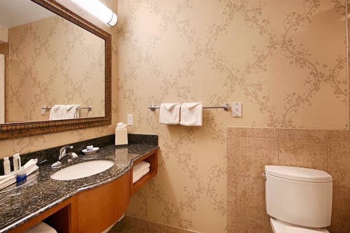 Room 43 of 62