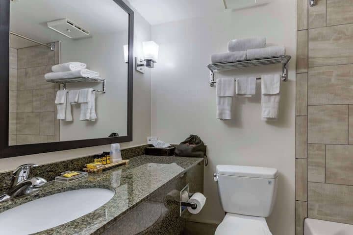 Room 21 of 37