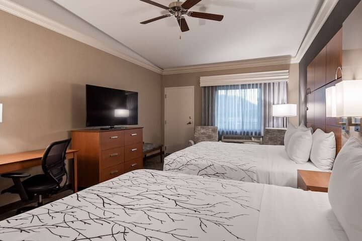 Room 8 of 62
