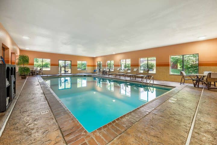 Pool 24 of 33
