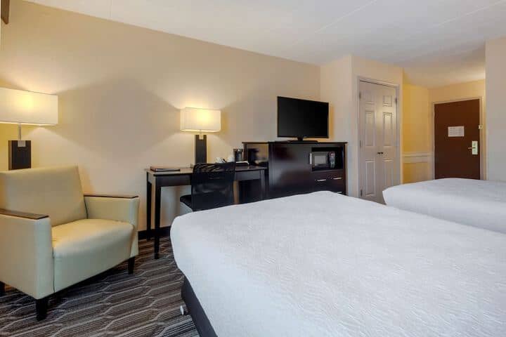 Room 9 of 27