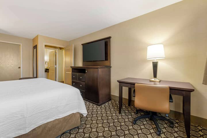 Room 33 of 59