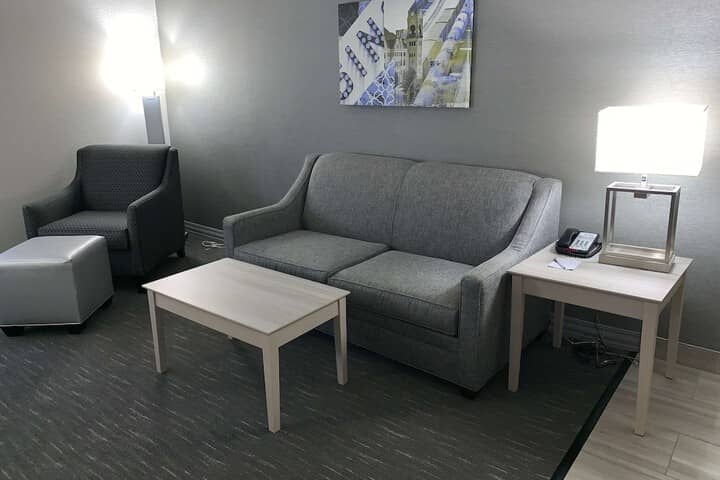 Room 8 of 19
